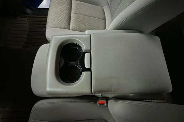 Used 2010  Ford XLT image 24