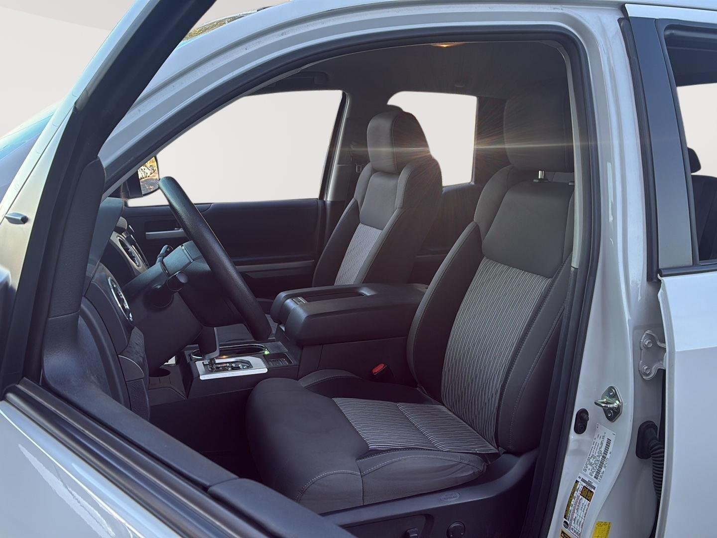 Used 2015 Super White Toyota SR5 image 3