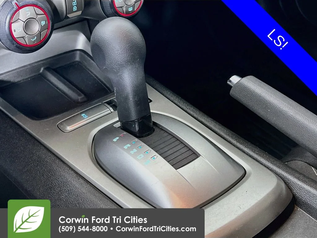 Used 2014 Silver Ice Metallic Chevrolet 2LS image 10