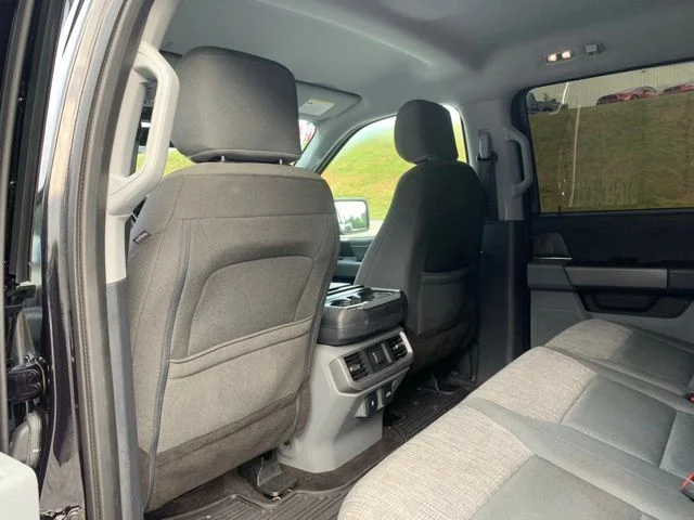 Used 2021 Agate Black Metallic Ford XLT image 18