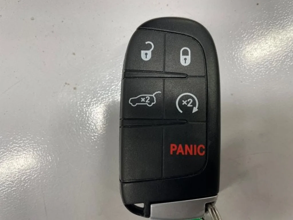 Used 2021 Velvet Red Pearlcoat Jeep Laredo X image 19