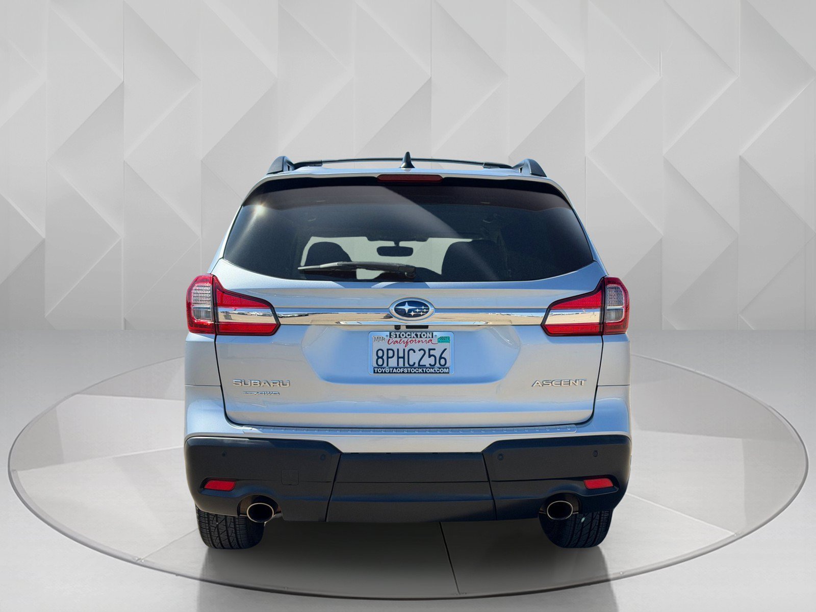 Used 2020 Ice Silver Metallic Subaru Premium image 4