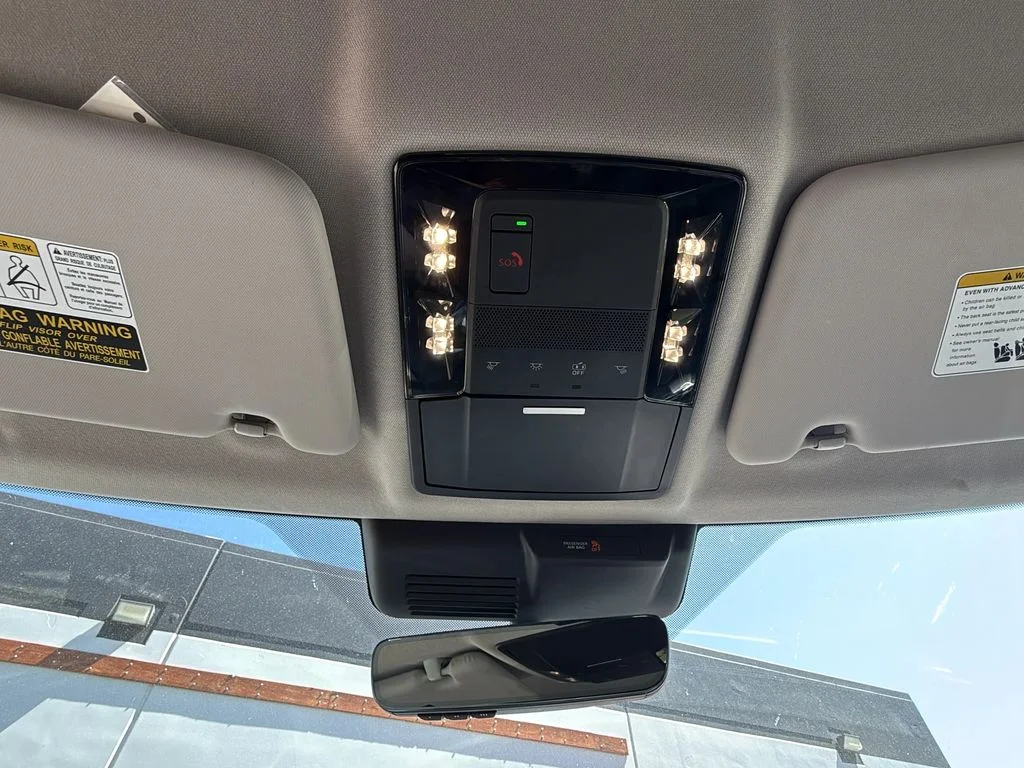 Used 2025 Gray Mitsubishi SE image 22