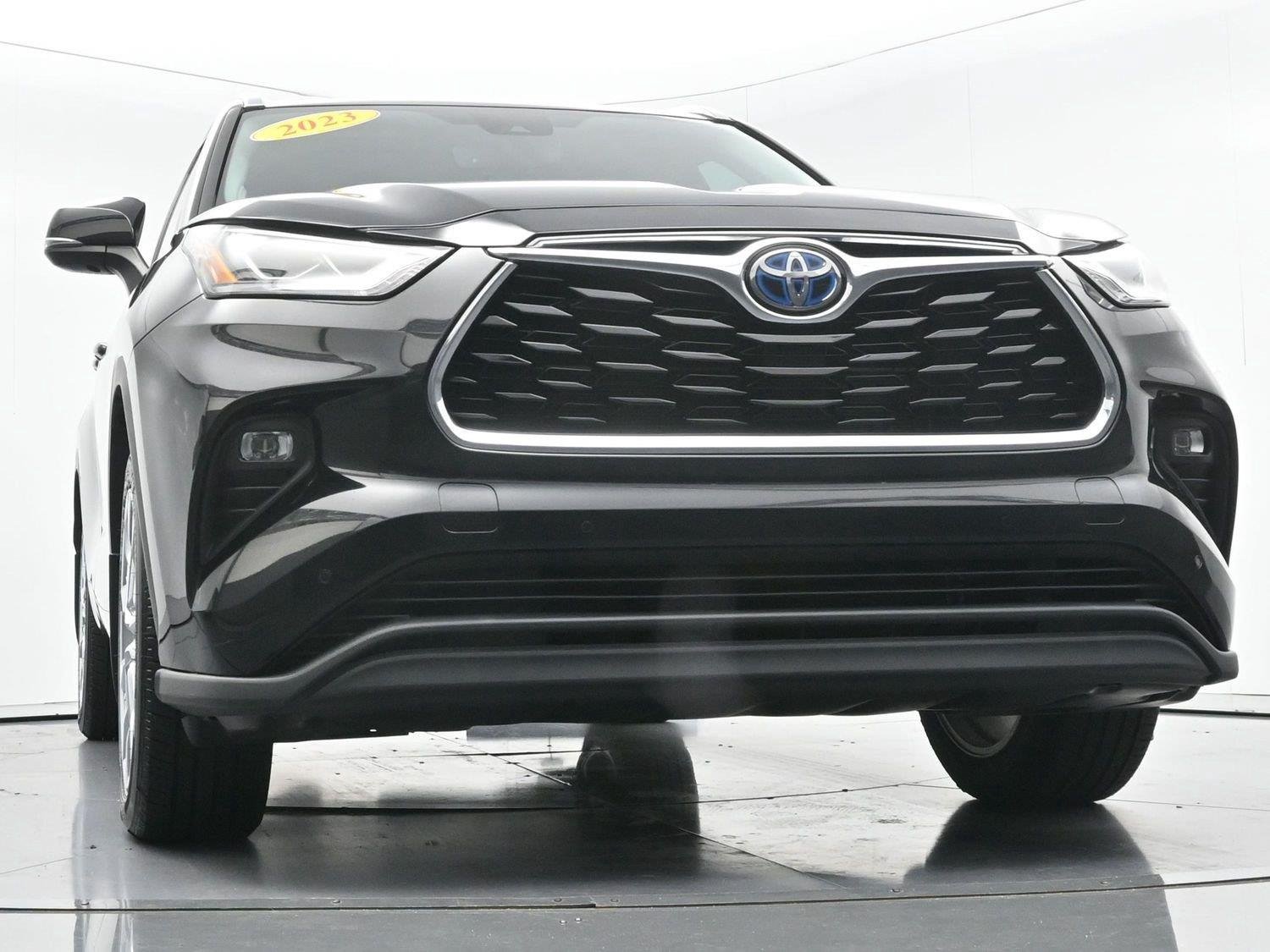 Used 2023 Midnight Black Metallic Toyota Limited image 54