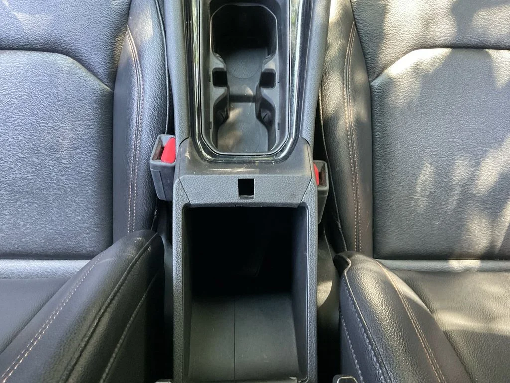 Used 2024 Silver Jeep Limited image 11