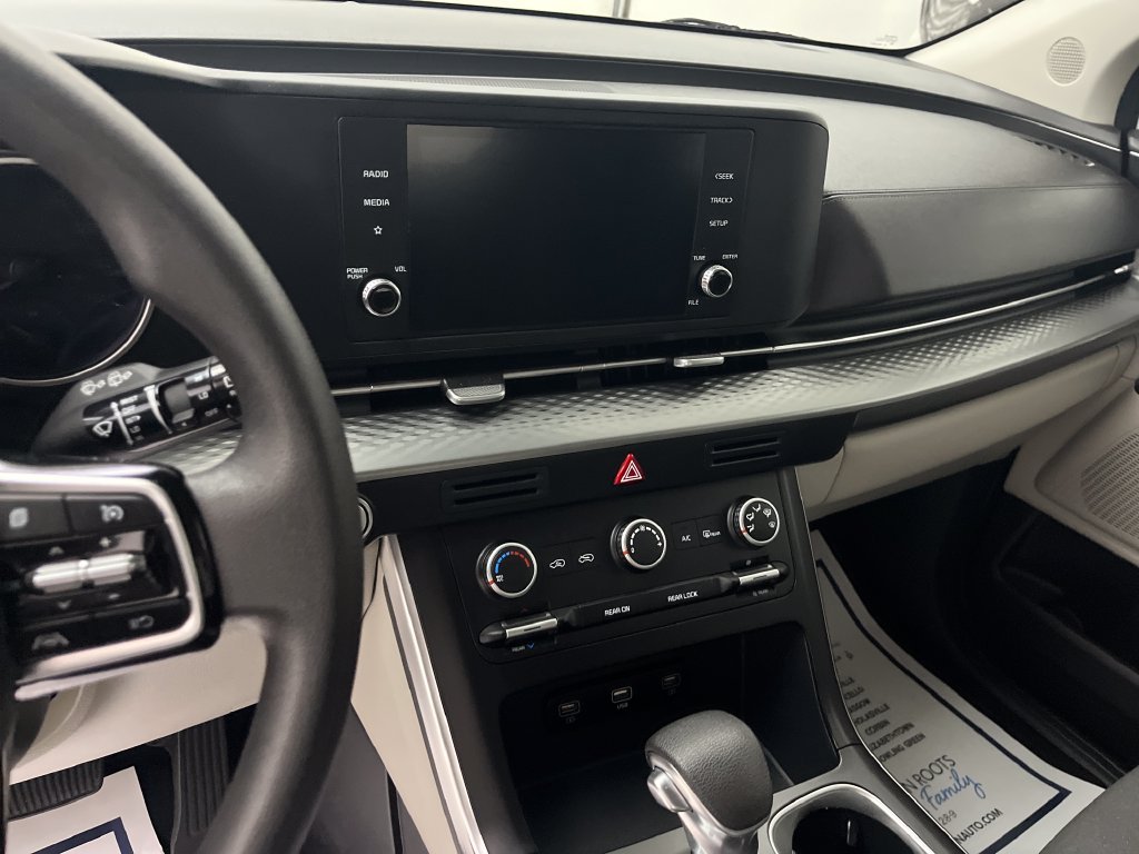 Used 2023 White Kia LX image 19