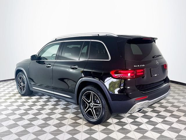 New 2026 Night Black Mercedes-Benz GLB 250 image 5