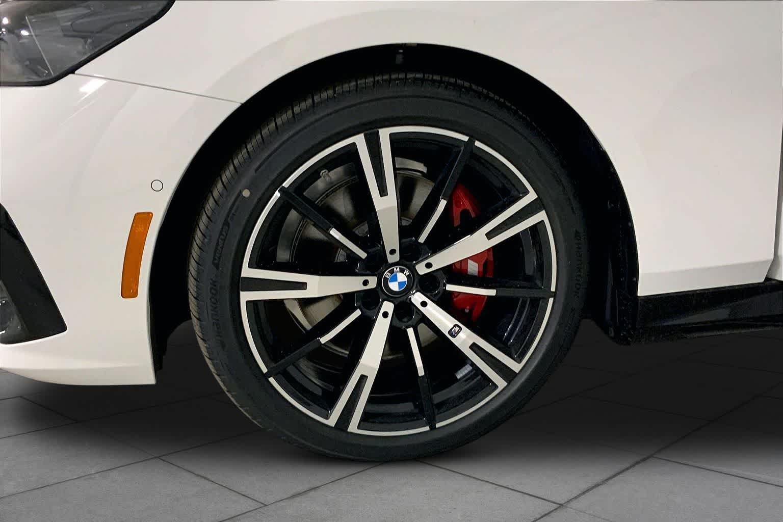 New 2027 300/Alpine Whit BMW 530i xDrive image 11