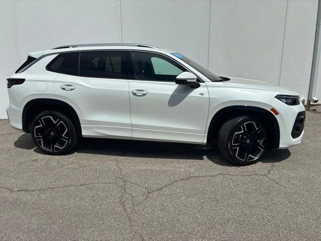 Certified 2025 Volkswagen Tiguan SEL R-LINE with VIN 3VVLR7RM5SM019002 for sale in Kansas City