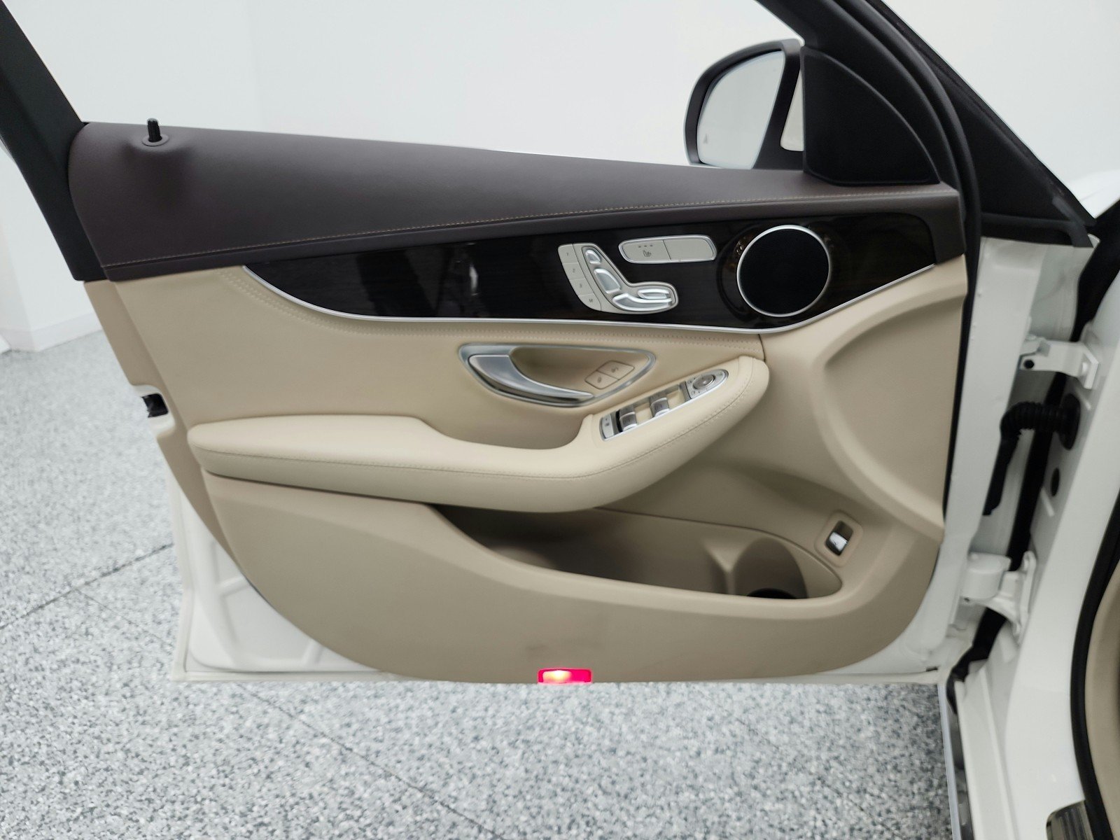 Used 2016 Polar White Mercedes-Benz C 300 Luxury image 12