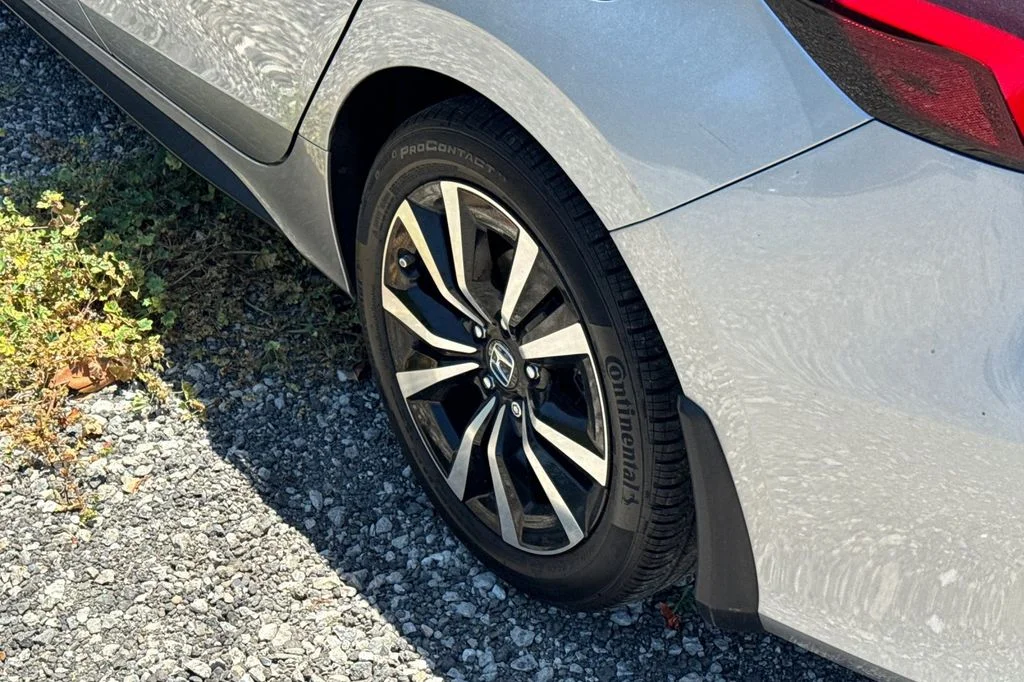 Certified Used 2024 Lunar Silver Metallic Honda EX-L image 4