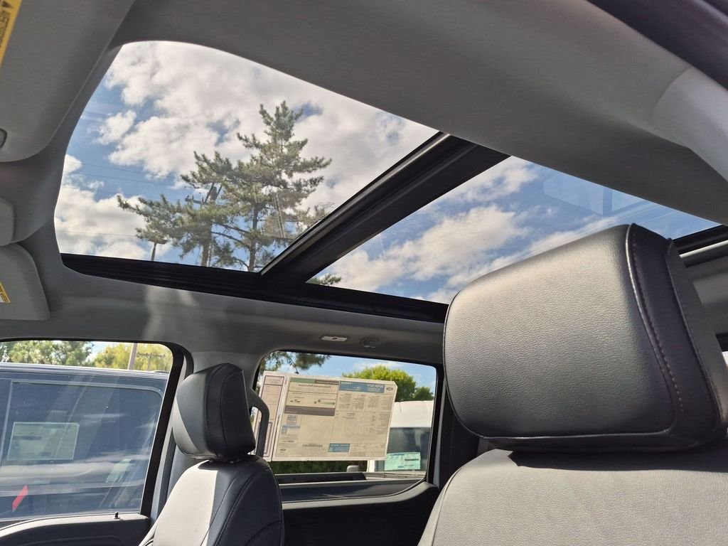 New 2026 Oxford White Ford F-250® Lariat® image 33