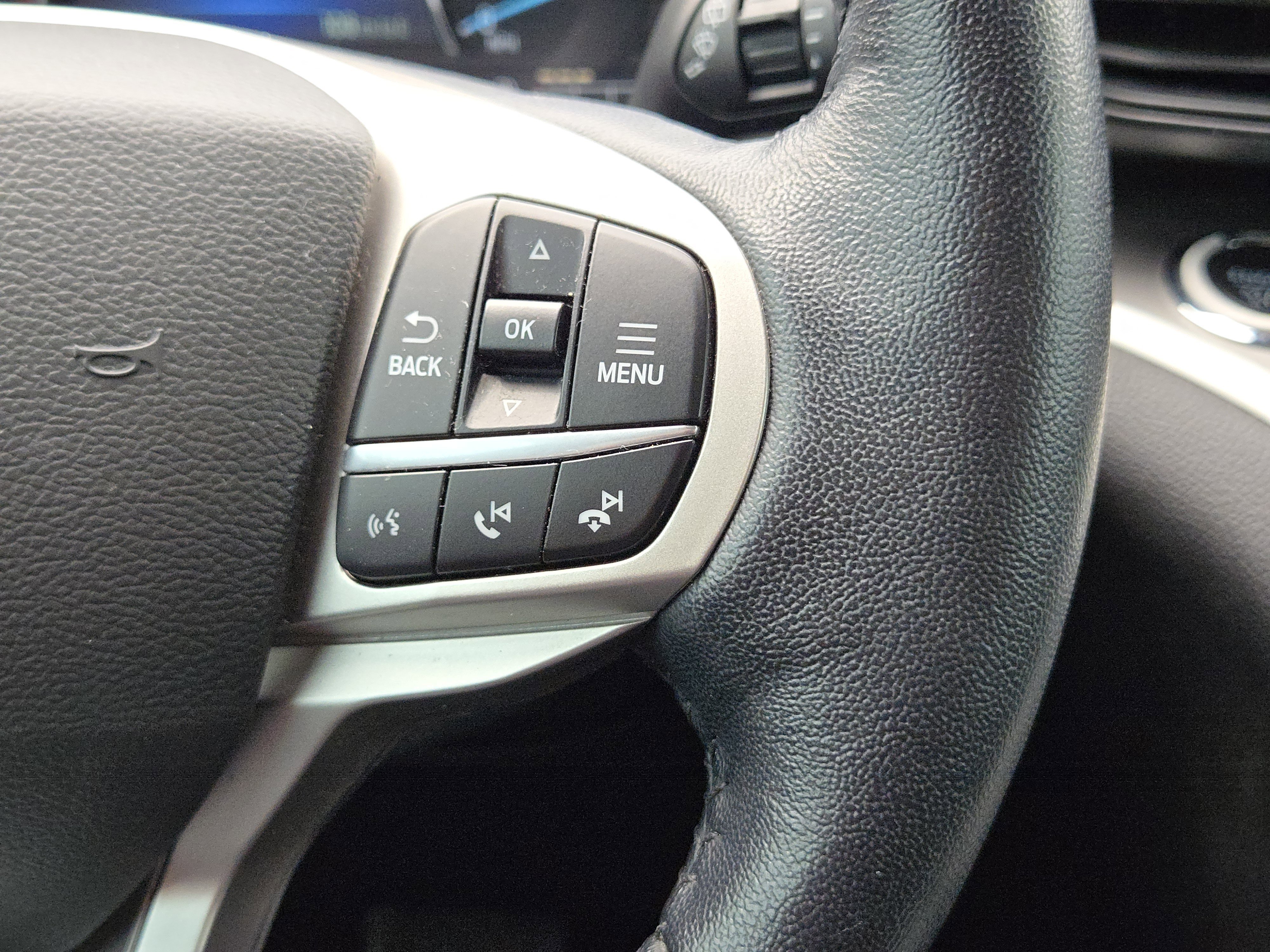 Certified Used 2022 Carbonized Gray Metallic Ford XLT image 28