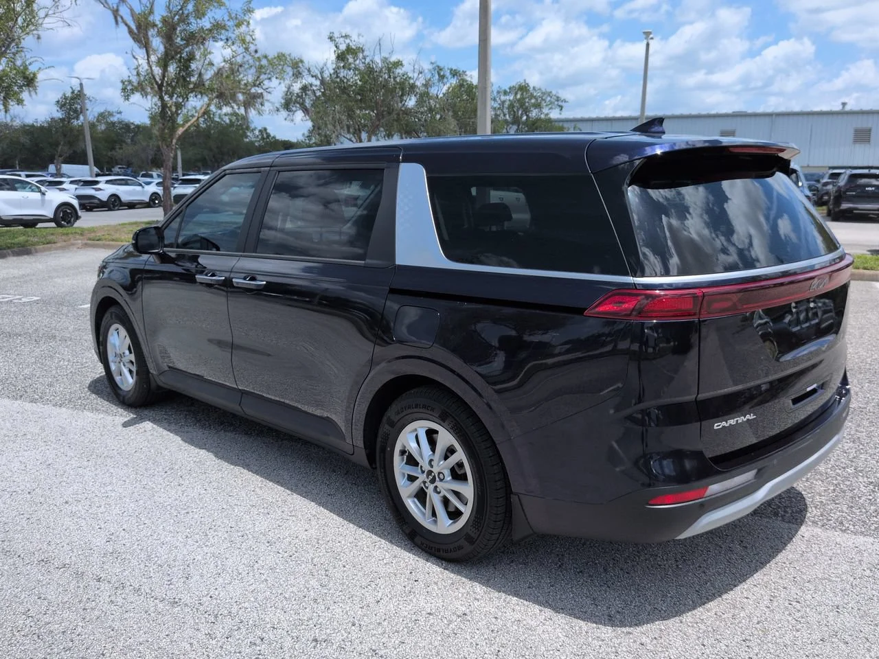 2024 Kia Carnival LX Seat Pkg - Photo 7