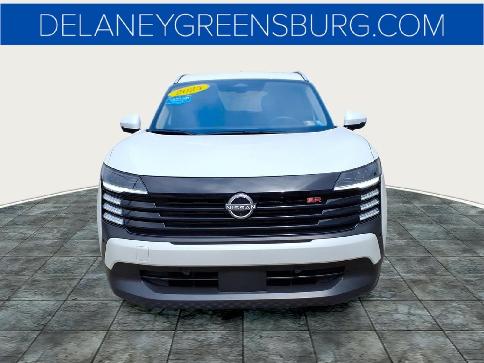 Used 2025 Aspen White Tricoat Qac Nissan SR image 8