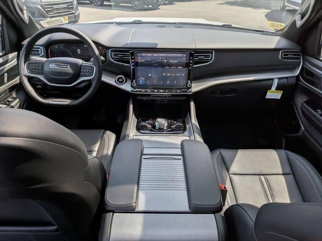 New 2026 Bright White Clear-Coat Exterior Paint Jeep Grand Wagoneer image 24