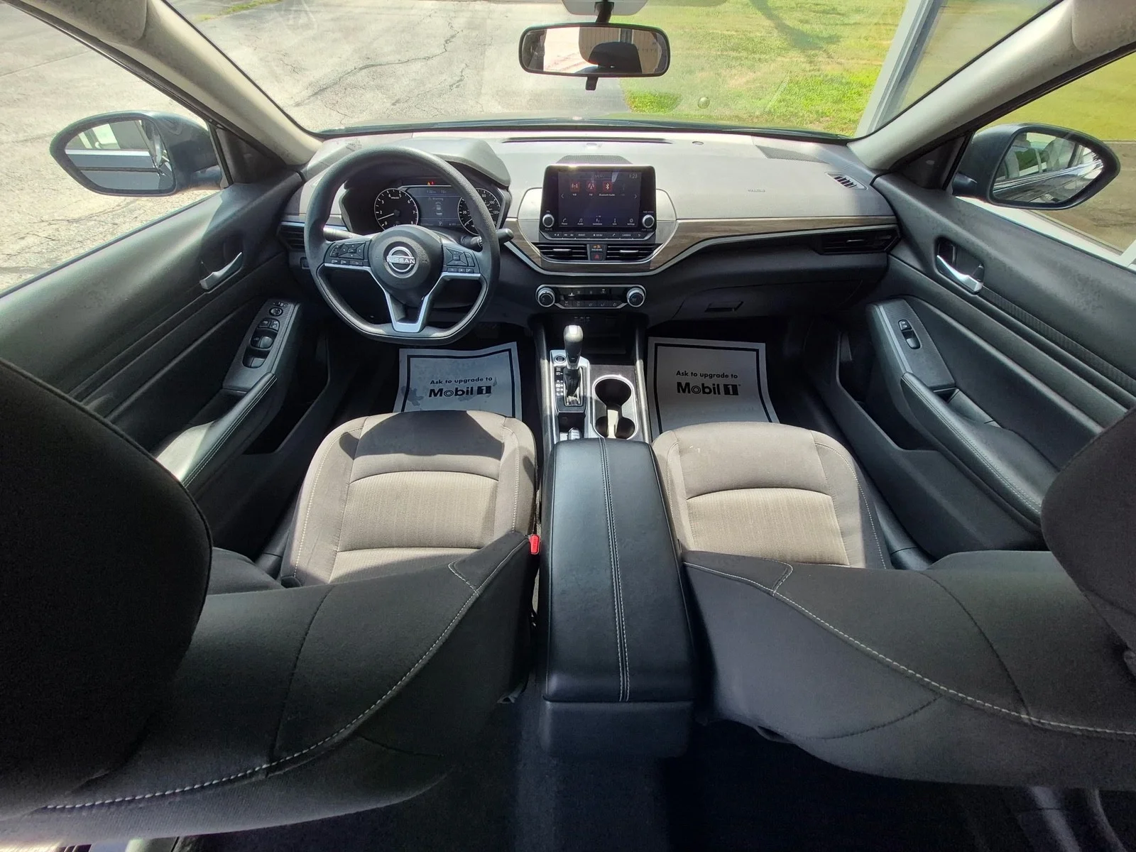 Used 2024 BLACK Nissan 2.5 SV image 7