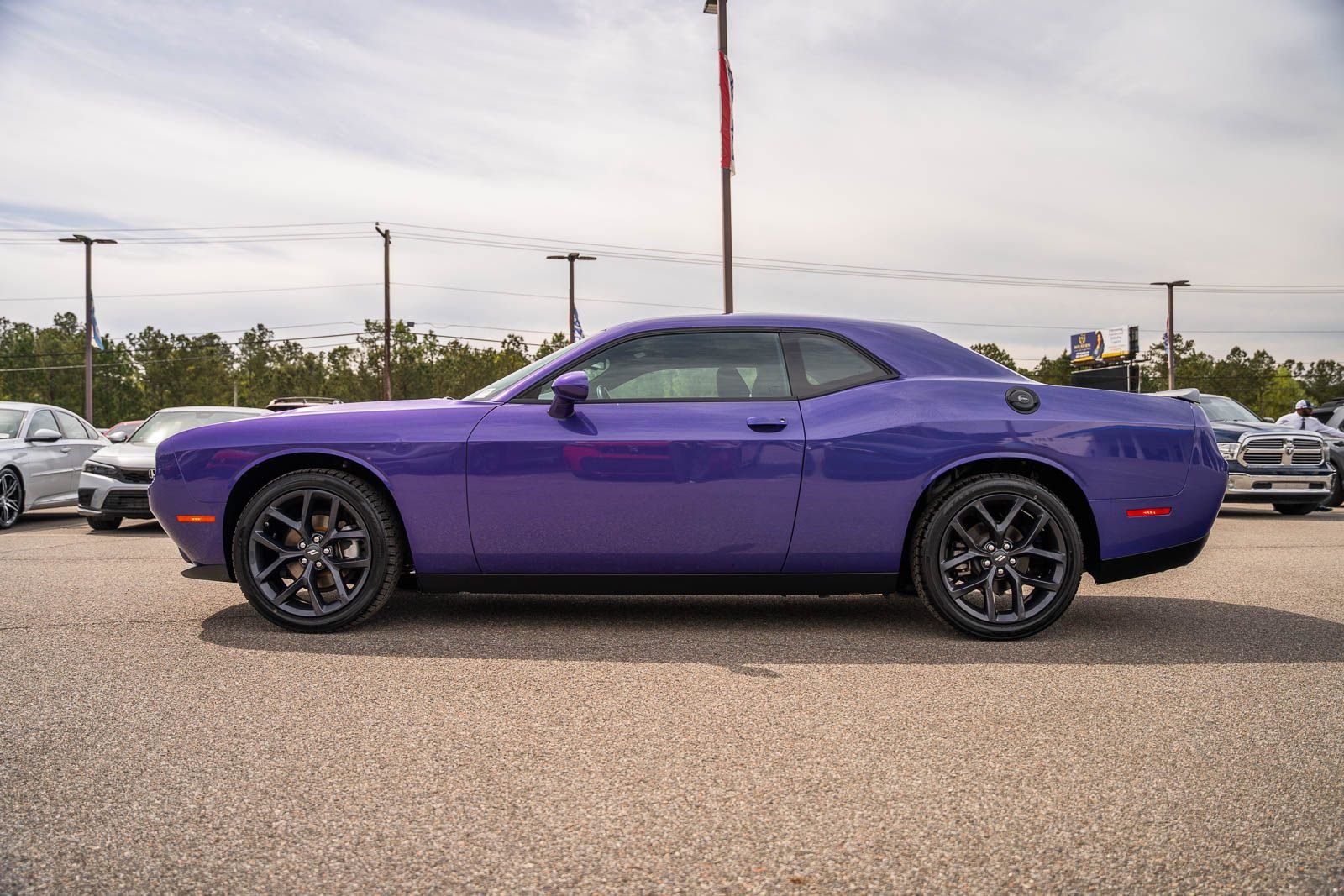 2023 Dodge Challenger SXT - Photo 7
