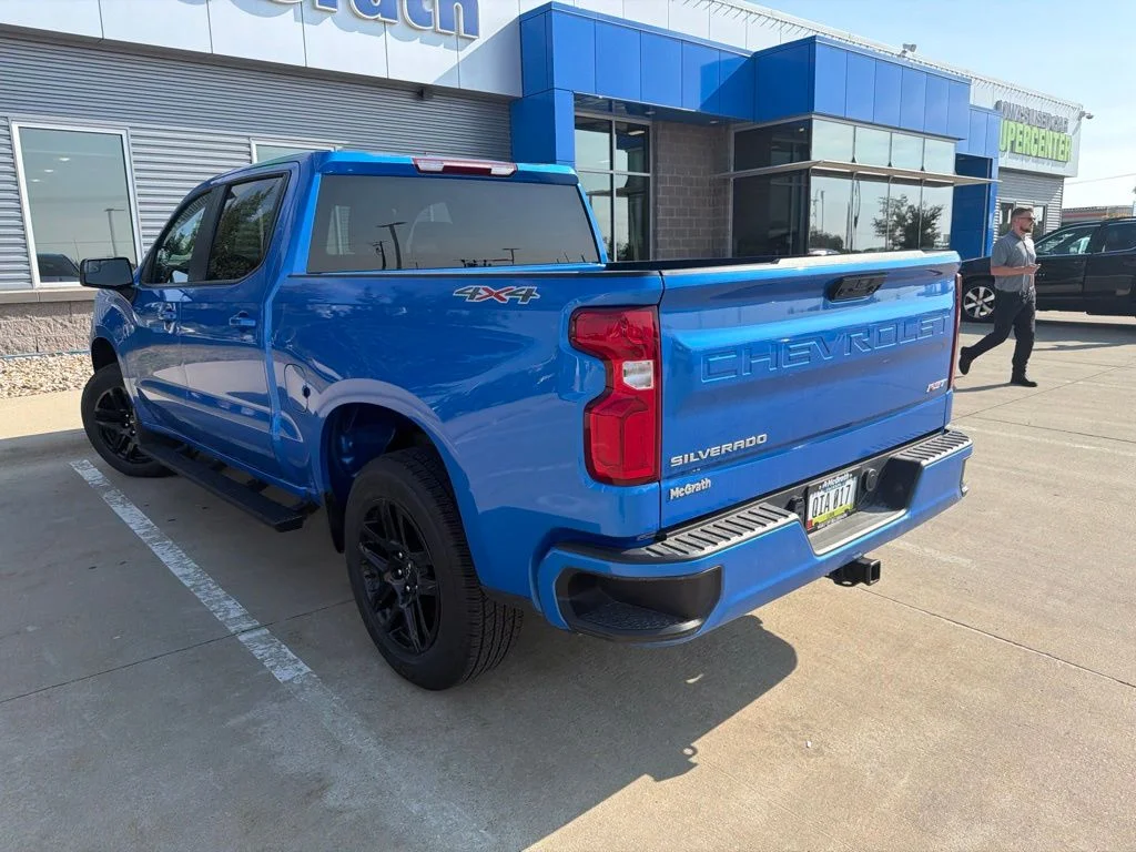Used 2025 Blue Chevrolet RST image 2