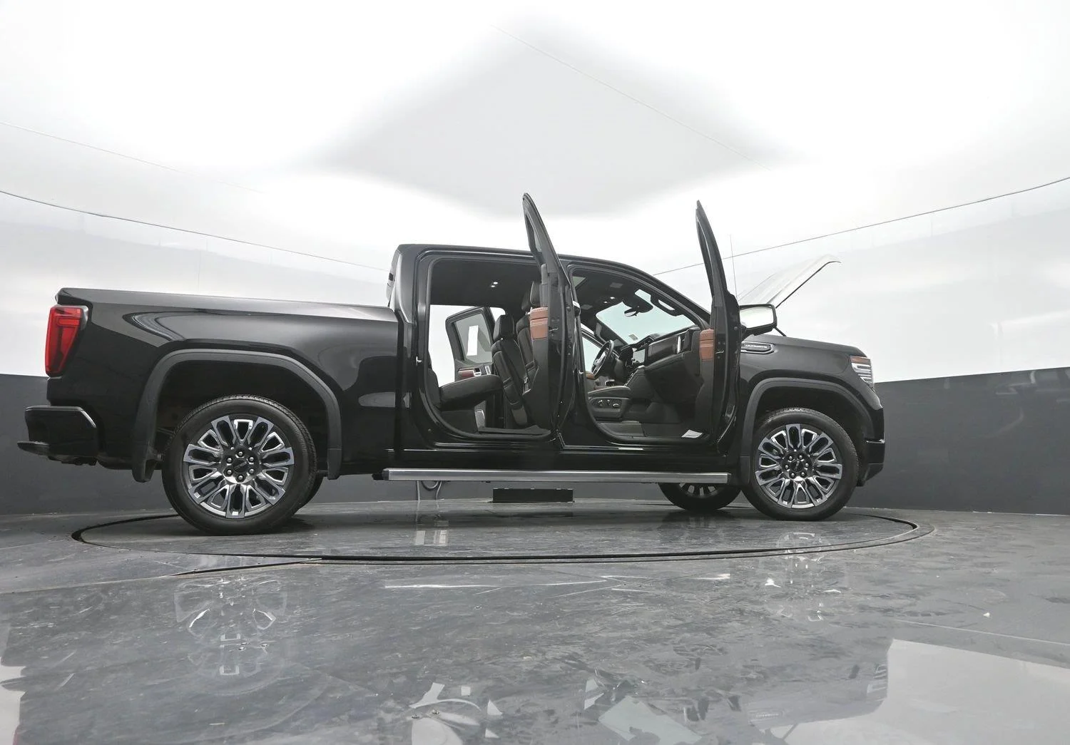Used 2025 Onyx Black GMC Denali Ultimate image 57