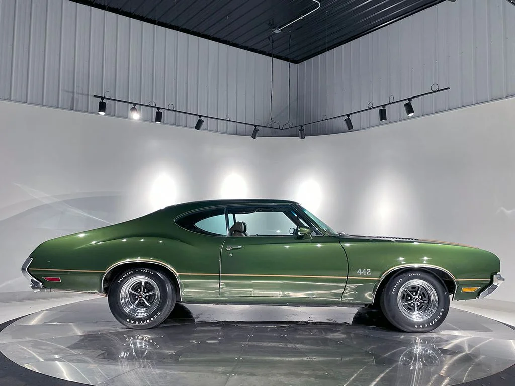 Used 1972  Oldsmobile  image 4