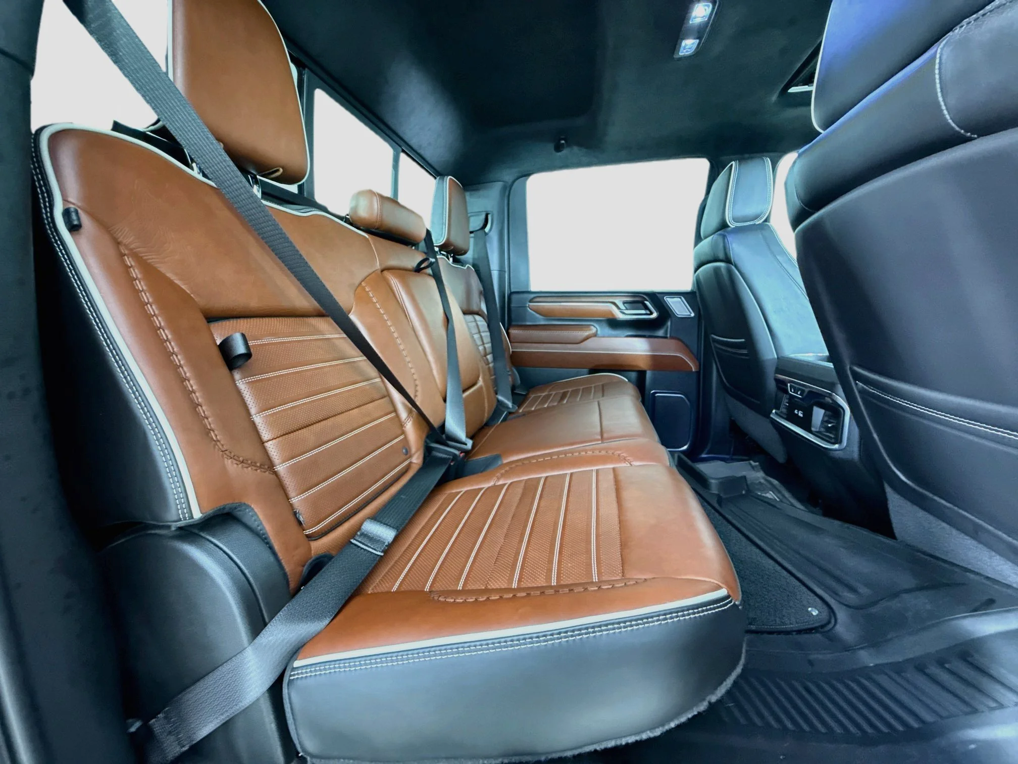 Used 2024 Onyx Black GMC Denali Ultimate image 30