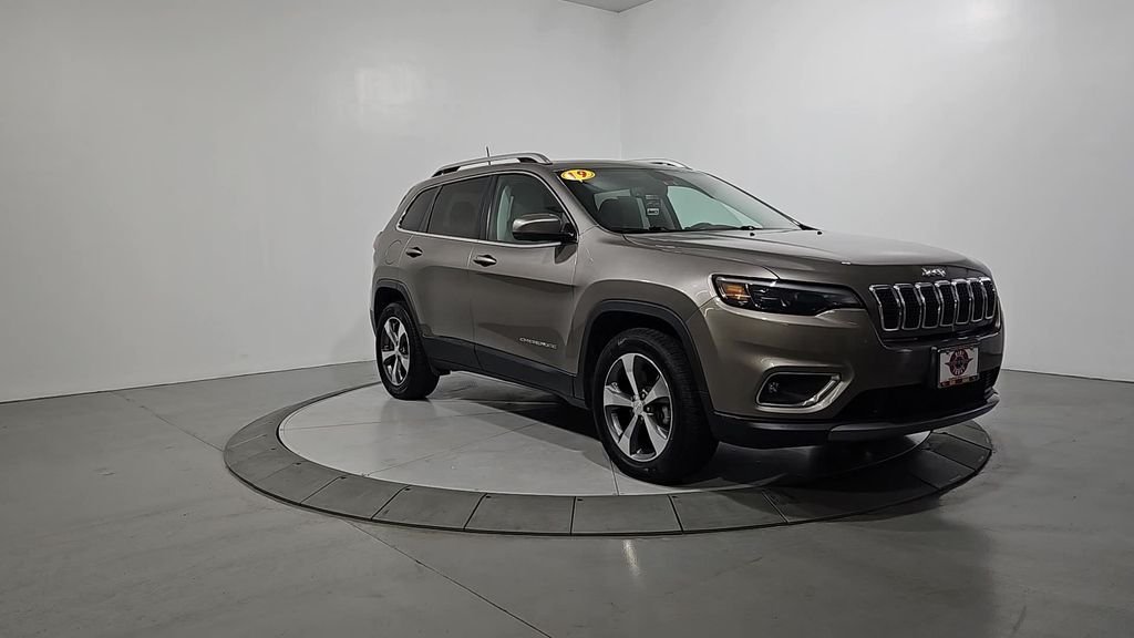 Used 2019 Beige Jeep Limited image 8