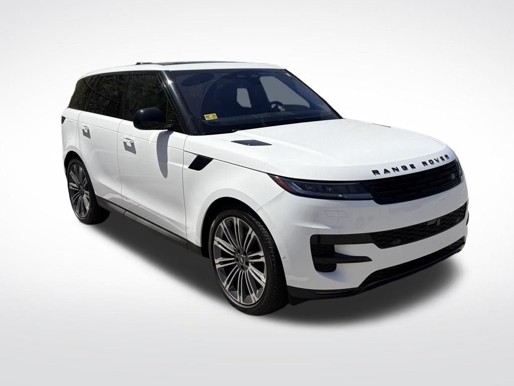 Used 2023 White Land Rover SE image 3