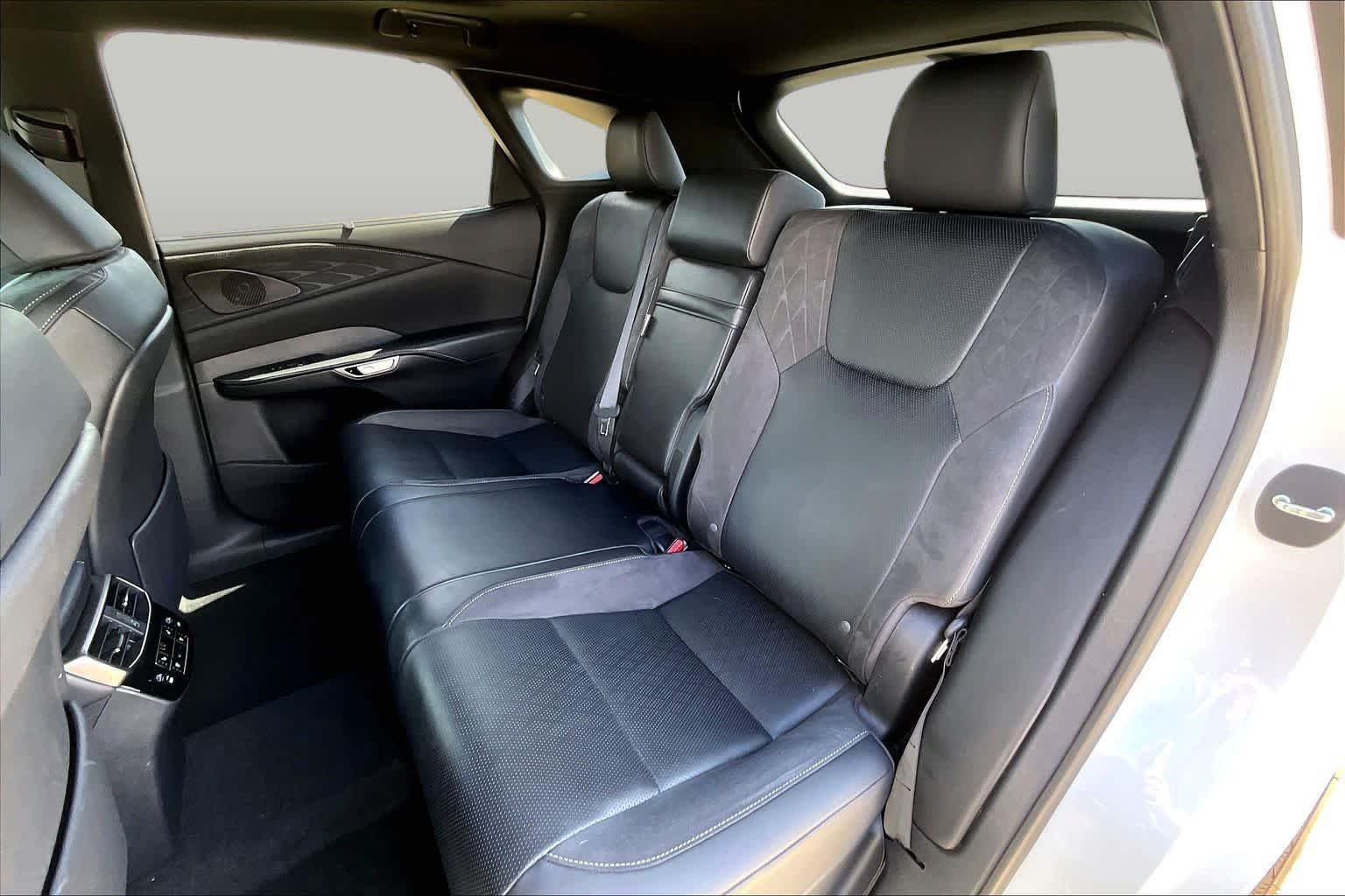 Used 2023 Eminent White Pearl Lexus Luxury image 20