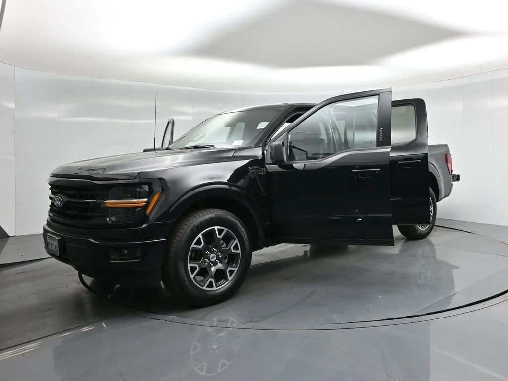 New 2024 Agate Black Metallic Ford XLT image 27