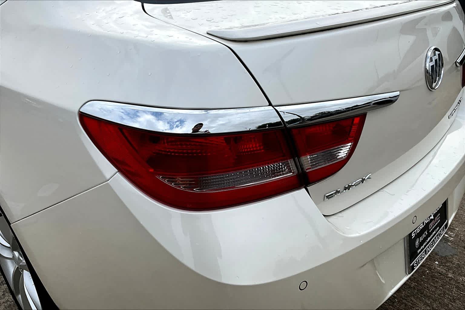 Used 2015 White Diamond Tricoat Buick Leather Group image 28