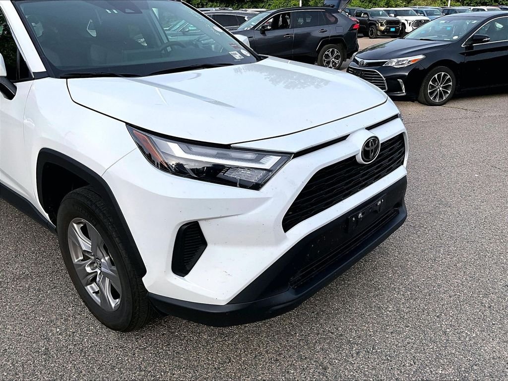 Used 2025 White Toyota XLE image 8