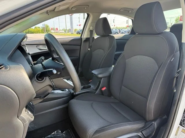 Used 2024 White Kia LXS image 11