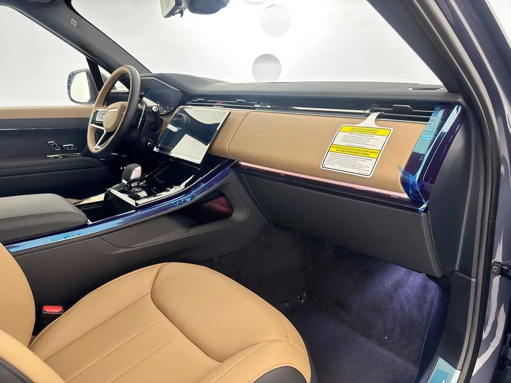 New 2026 Varesine Blue Land Rover Dynamic SE image 31