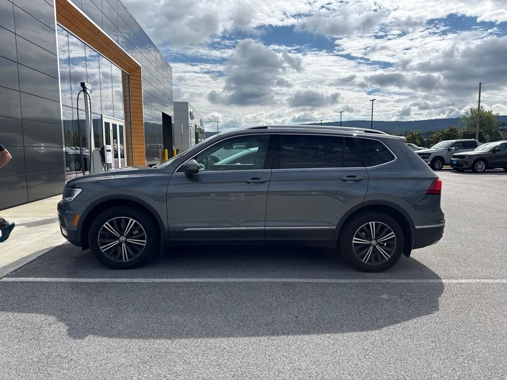 Used 2019 Platinum Gray Metallic Volkswagen 2.0T SEL image 2