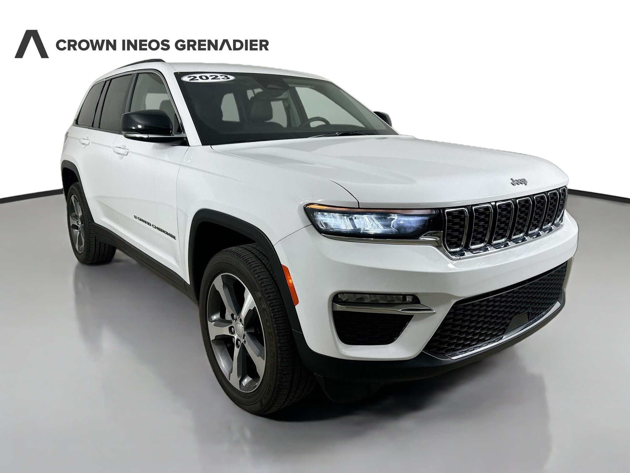 Used 2023 Bright White Clearcoat Jeep Limited image 3