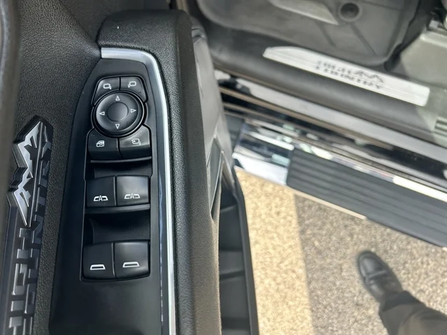 Used 2024 BLACK CHEVROLET High Country image 26