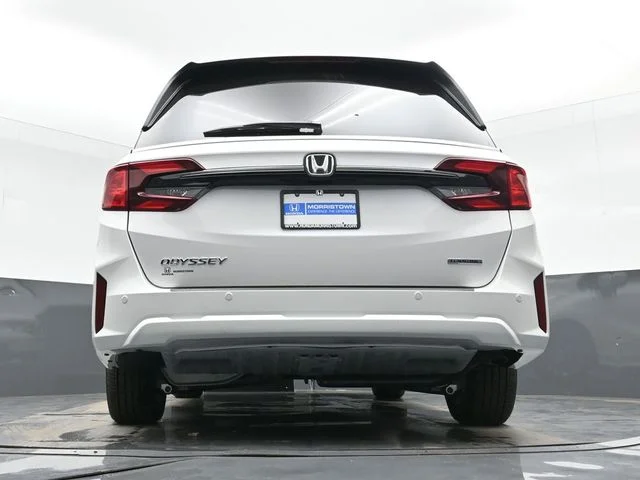 Used 2025 Platinum White Pearl Honda Touring image 55