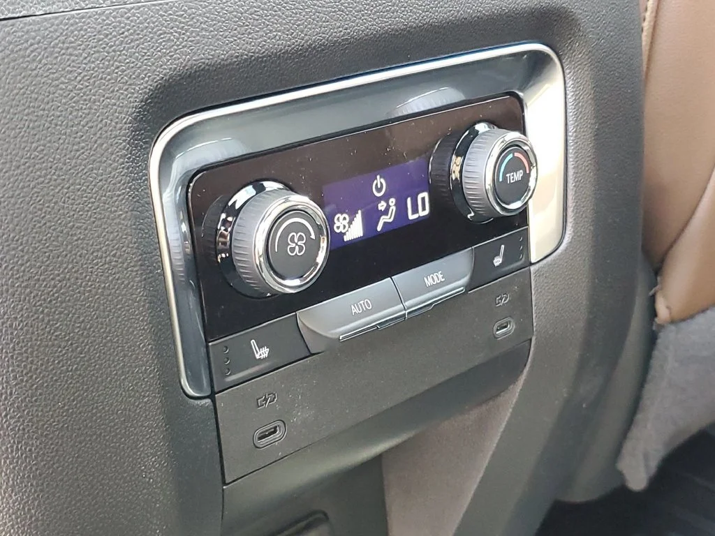 New 2026 Polar White Tricoat Chevrolet High Country image 32