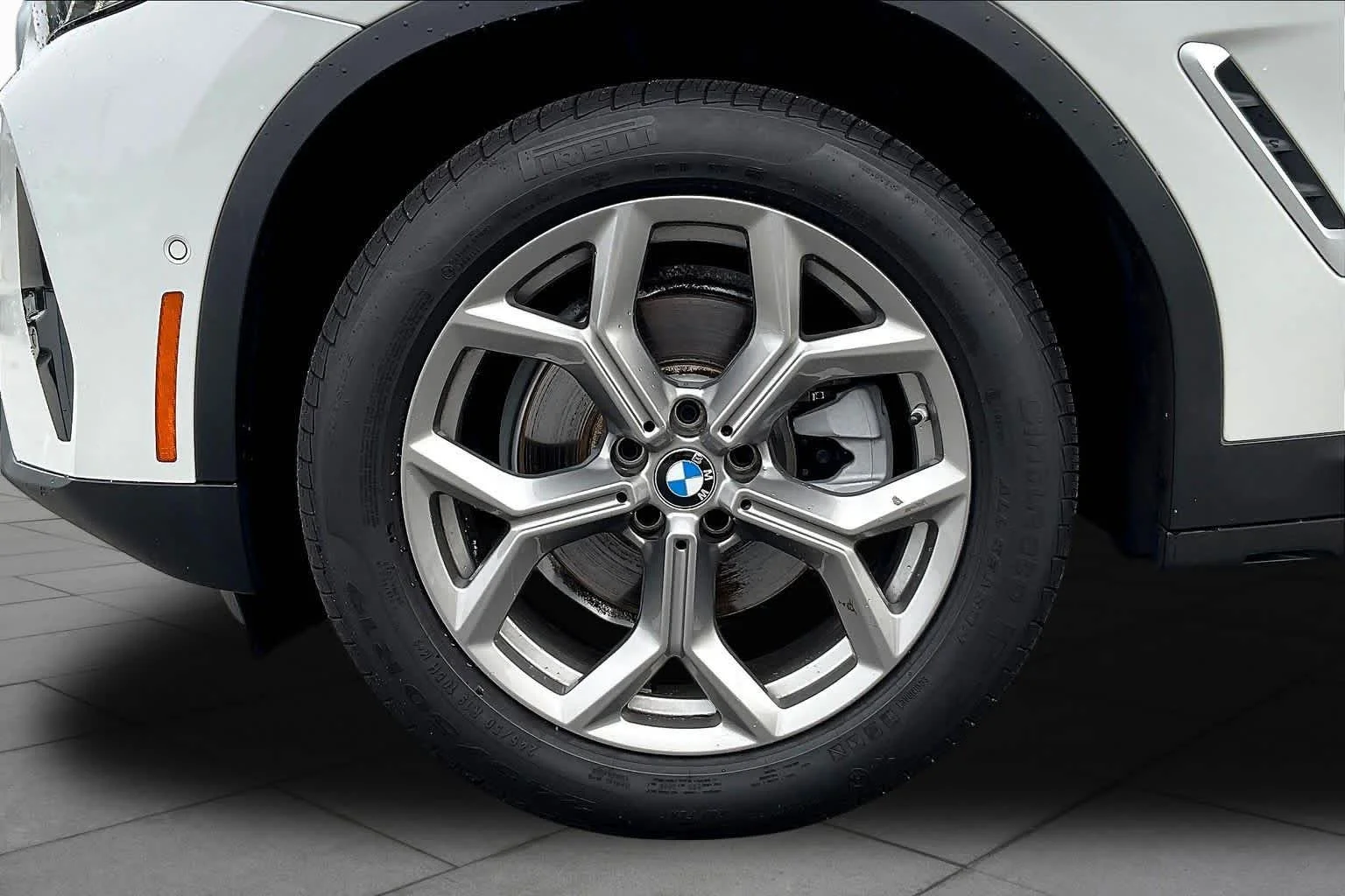 Used 2024 Alpine White BMW xDrive30i image 21