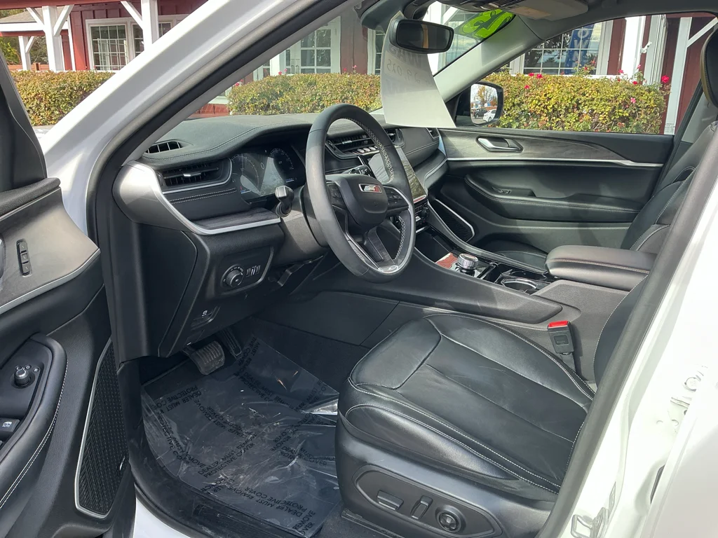 Used 2023 Bright White Clearcoat Jeep Limited image 20