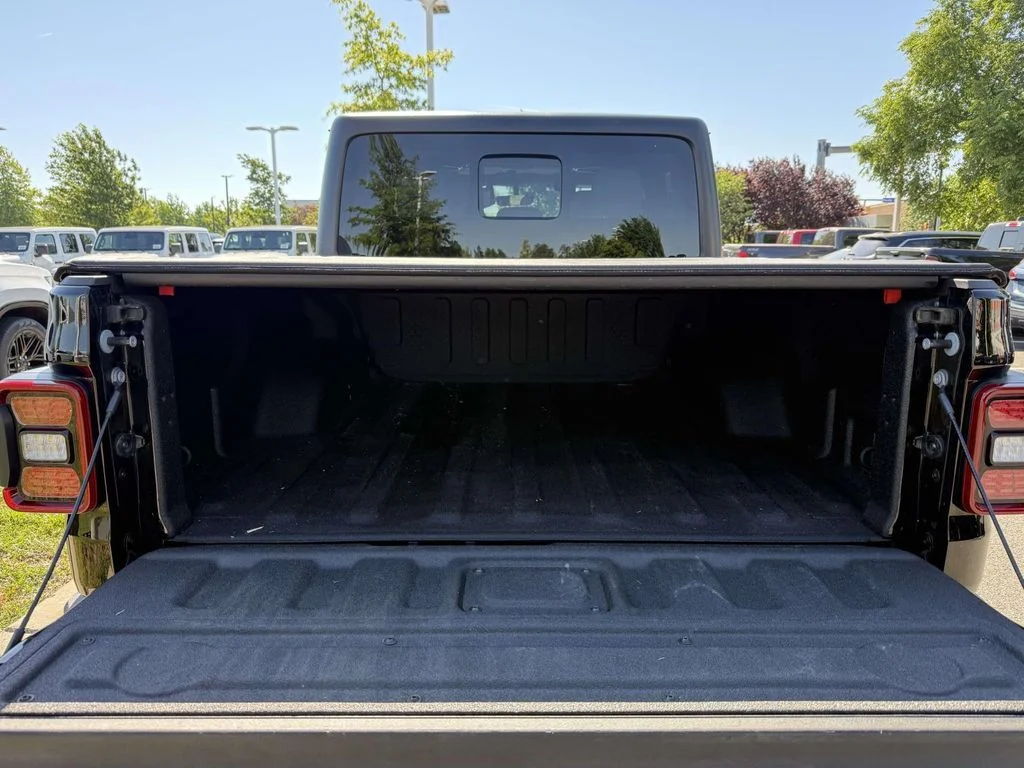 Used 2023 Black Jeep Mojave image 36