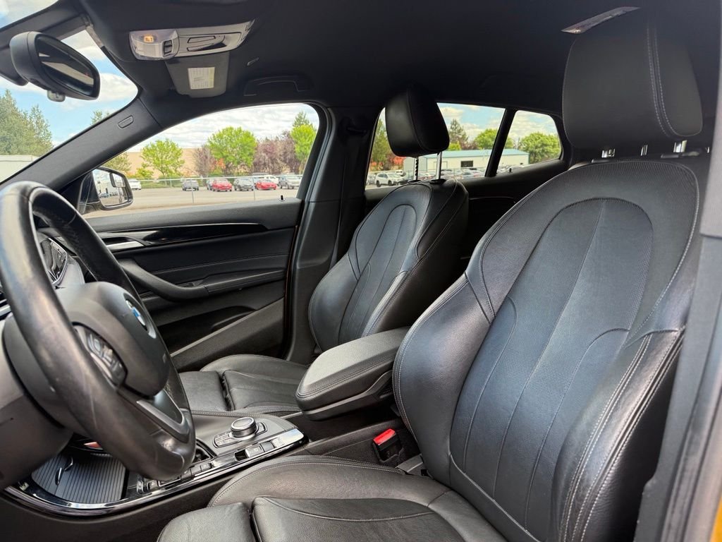 Used 2018 Galvanic Gold Metallic BMW xDrive28i image 11
