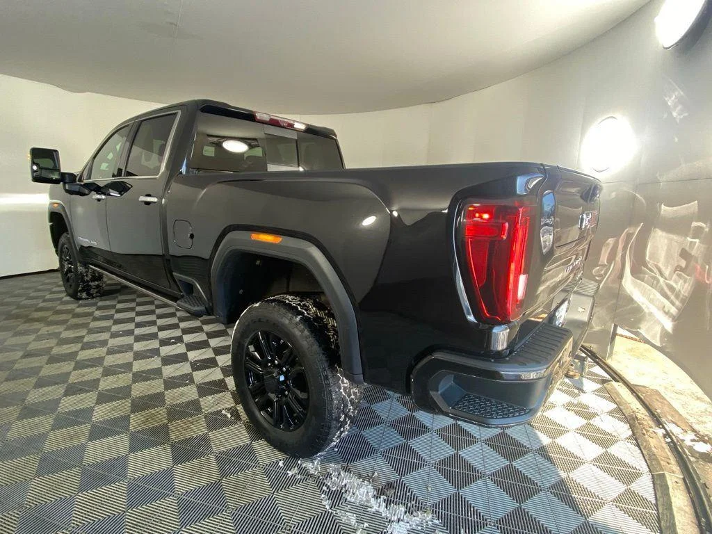Used 2022 Ebony Twilight Metallic GMC Denali image 17