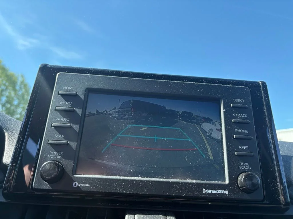 Used 2021 Silver Toyota XLE image 6