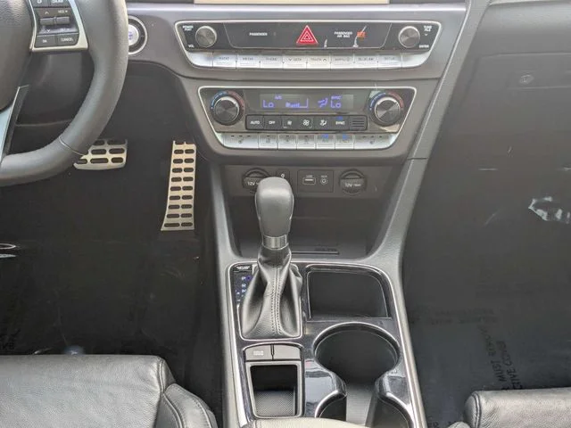 Used 2019 Silver Hyundai Sport image 18