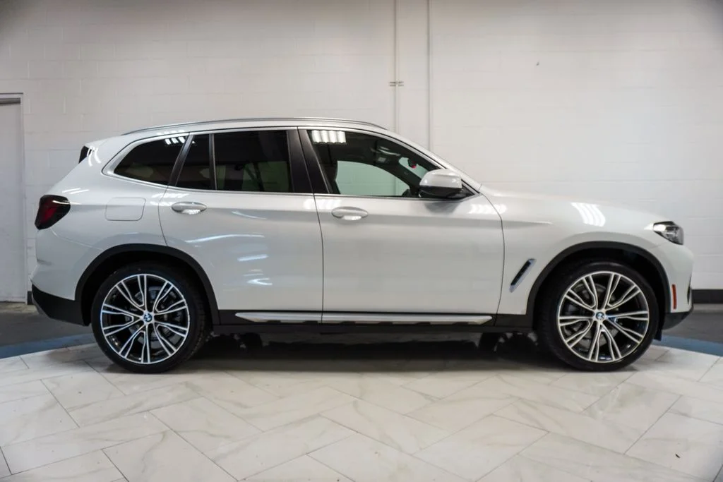 Used 2023 White BMW xDrive30i image 37