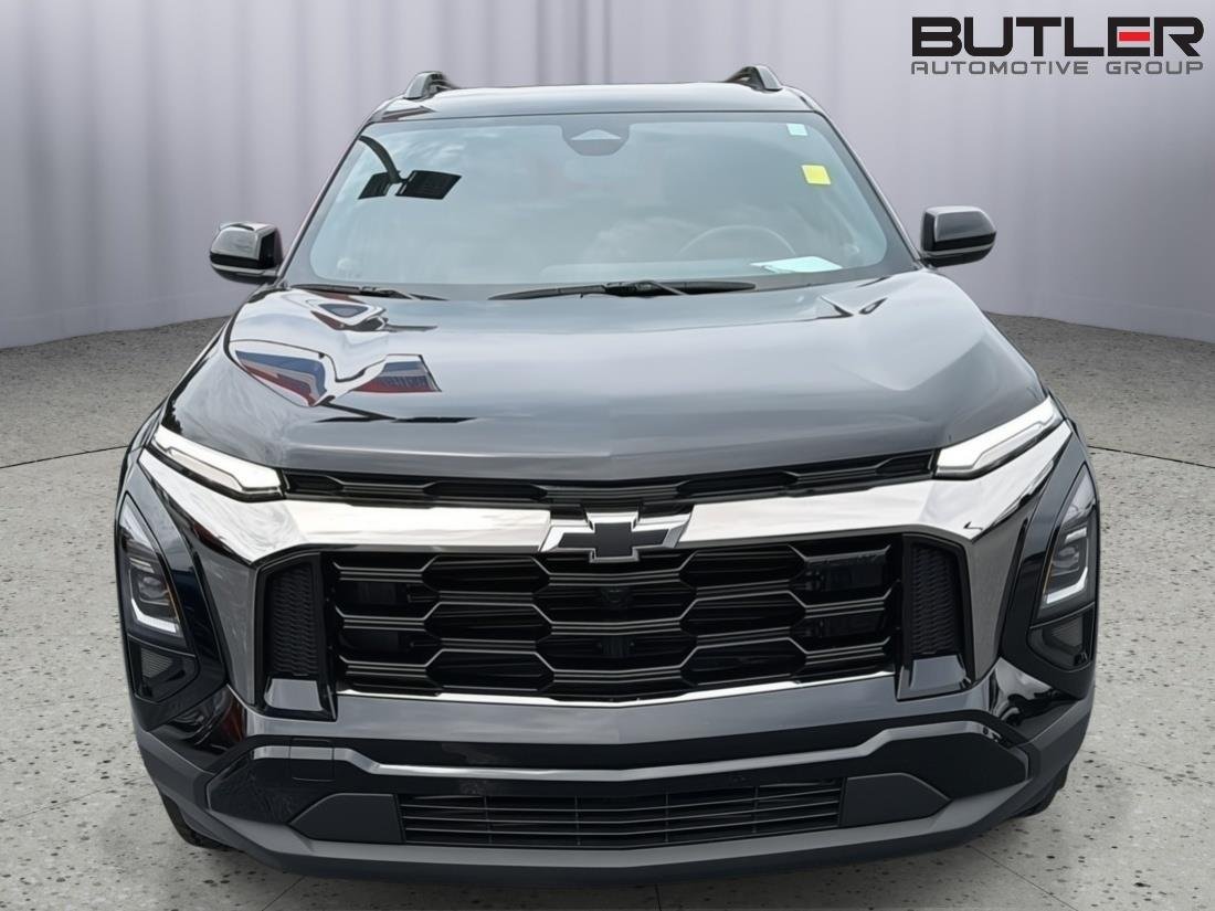 Used 2025 Mosaic Black Metallic Chevrolet FWD ACTIV image 9