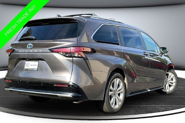 Used 2022 Gray Toyota Platinum image 5
