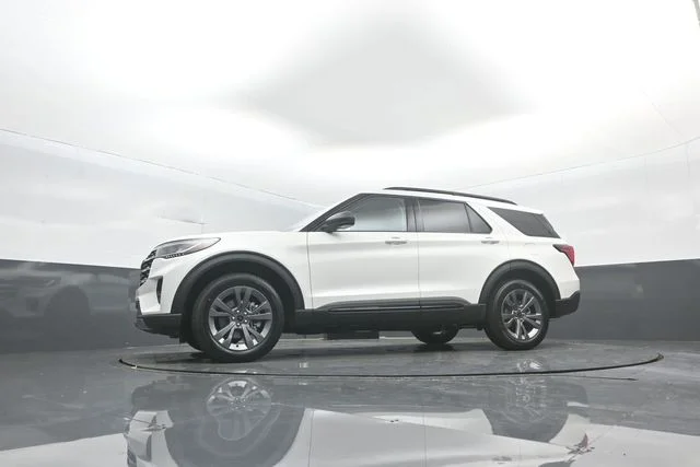 New 2026 Star White Metallic Tri-Coat Ford Active image 33